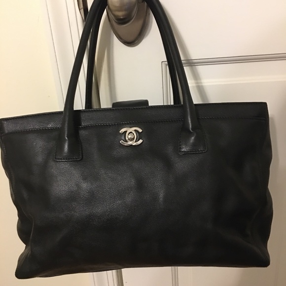 CHANEL Executive Cerf Tote - Picture 1 of 11
